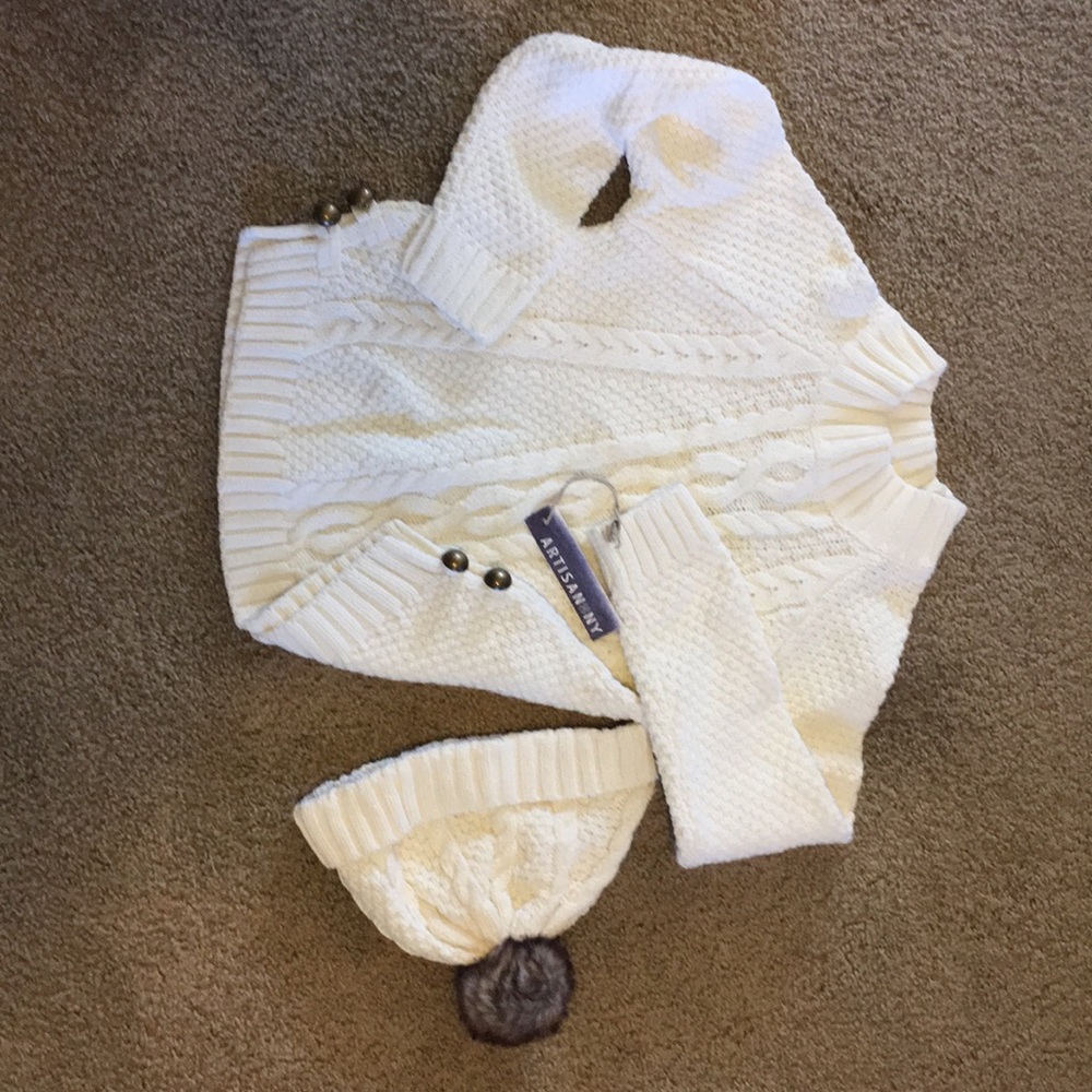 Girls cream sweater (with matching hat)